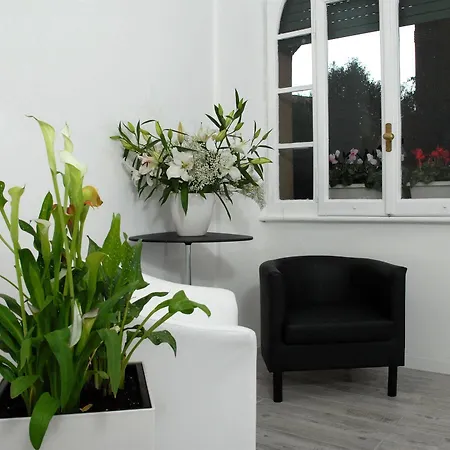 Gardenia Bed and Breakfast 2*
